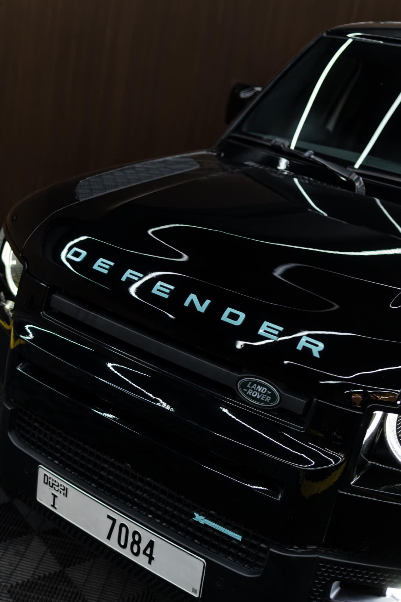 Land Rover Defender P400 X-Dynamic - Image 4