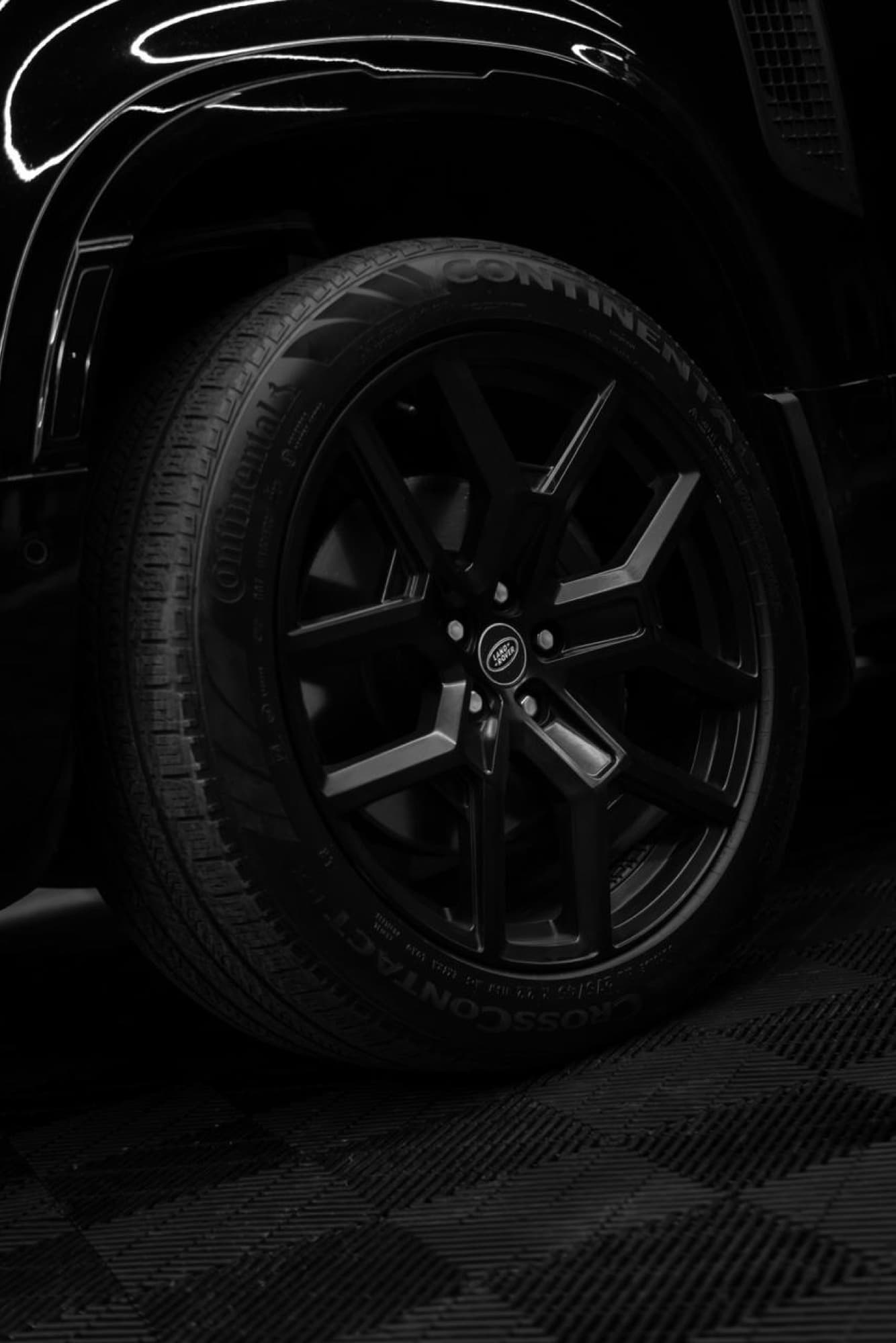 Land Rover Defender P400 X-Dynamic - Image 7