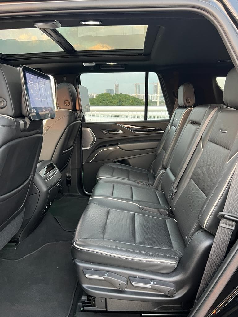 Cadillac Escalade Luxury Premium - Image 7