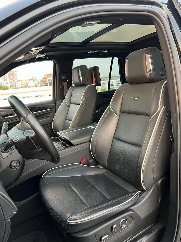 Cadillac Escalade Luxury Premium - Image 8