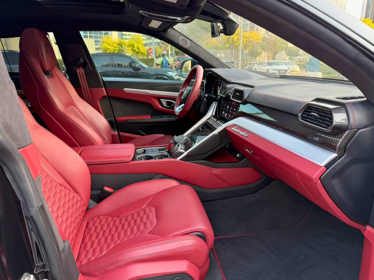 Lamborghini Urus - Image 6