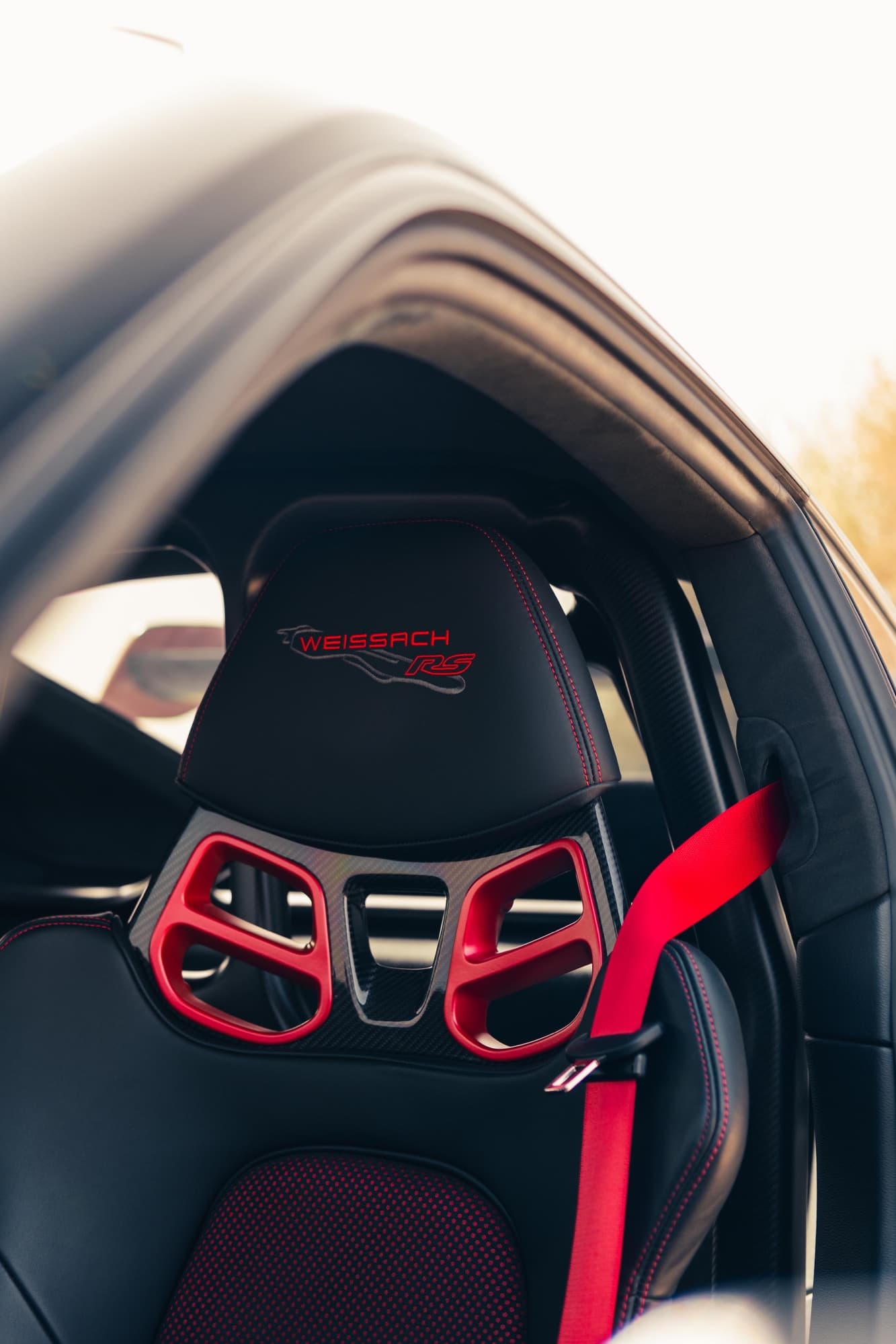 Porsche 911 GT3 RS Weissach - Image 10
