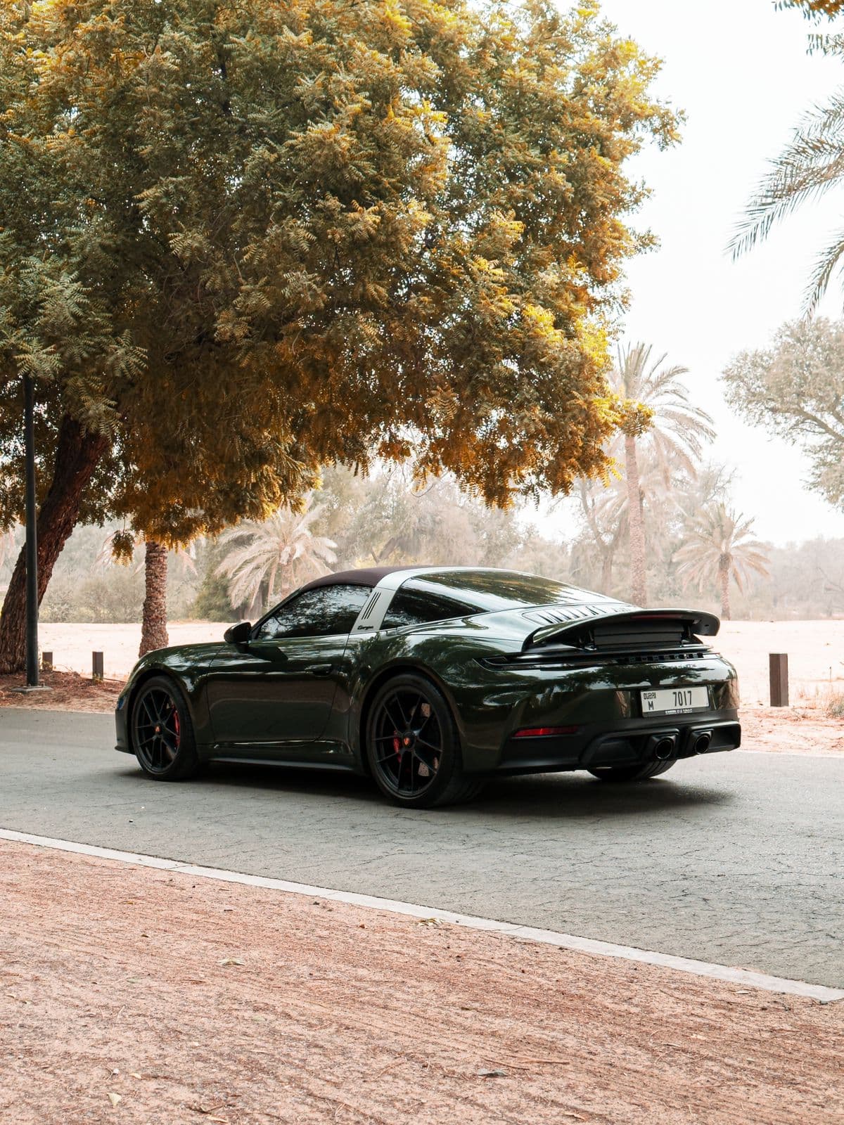 Porsche 911 Targa 4 GTS Green - Image 2