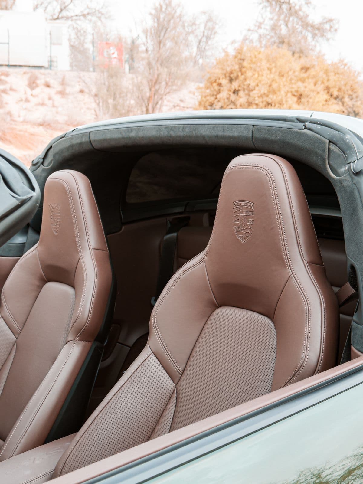 Porsche 911 Targa 4 GTS Green - Image 8