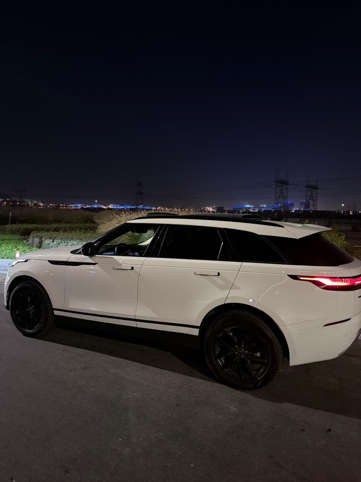 Range Rover Velar R Dynamic - Image 2