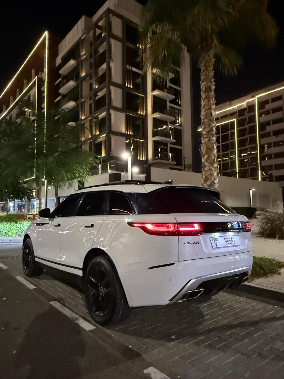 Range Rover Velar R Dynamic - Image 1