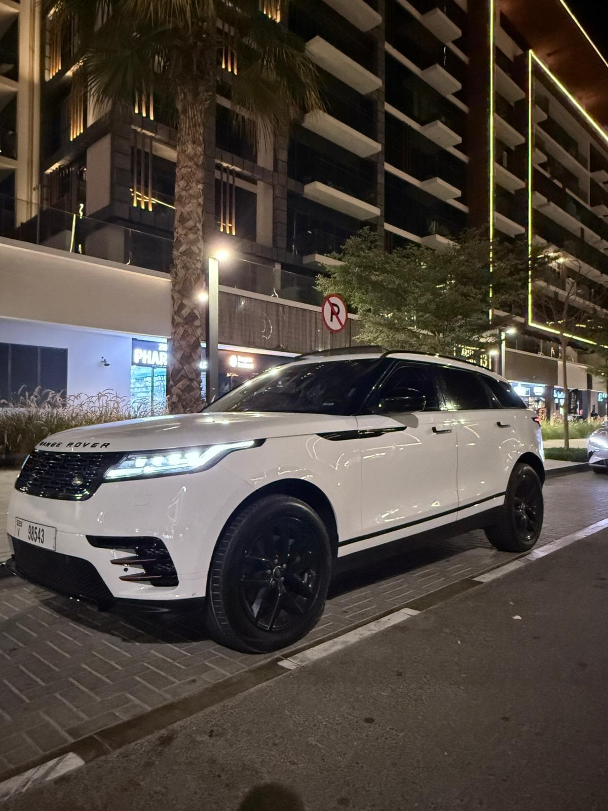 Range Rover Velar R Dynamic - Image 5
